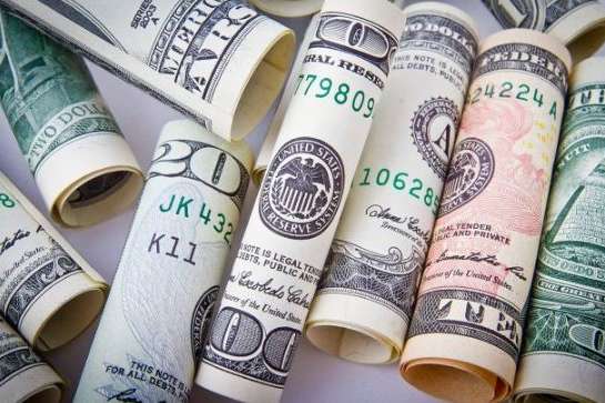 НБУ опустив курс долара нижче 27 гривень 