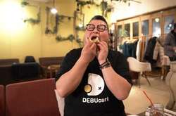 В Японии запустился сервис, где можна арендовать друга весом более 100 кг