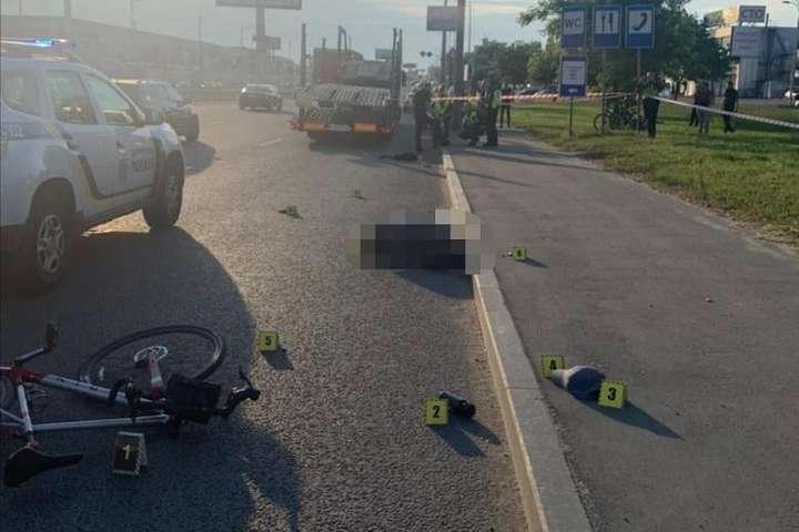 Загибель велосипедиста під колесами вантажівки. Поліція відкрила справу