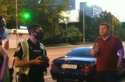 П’яний експрокурор ганяв нічним Києвом і погрожував патрульним (відео)