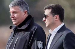 СМИ: в Офисе президента обсуждают возможность увольнения Авакова