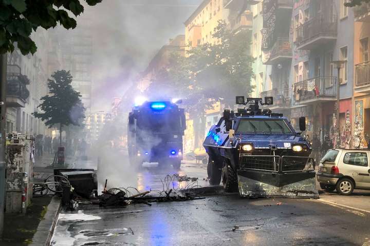 У Берліні 60 поліцейських постраждали під час виселення сквоту