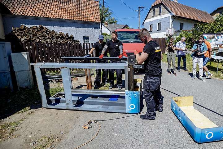 У Чехії демонтували останню телефонну будку (фото)