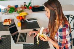 Какие продукты необходимо добавить в рацион, если вы работаете на удаленке