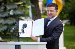 Указ глава государства подписал во время выступления 18 июня, посвященному Дню медика