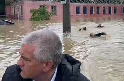 Iсторія про плавців Сергія Аксьонова ніяк не закінчується