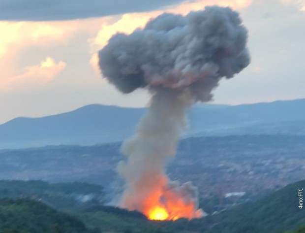 На військовому заводі в Сербії стався вибух (відео)