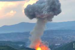 На військовому заводі в Сербії стався вибух (відео)