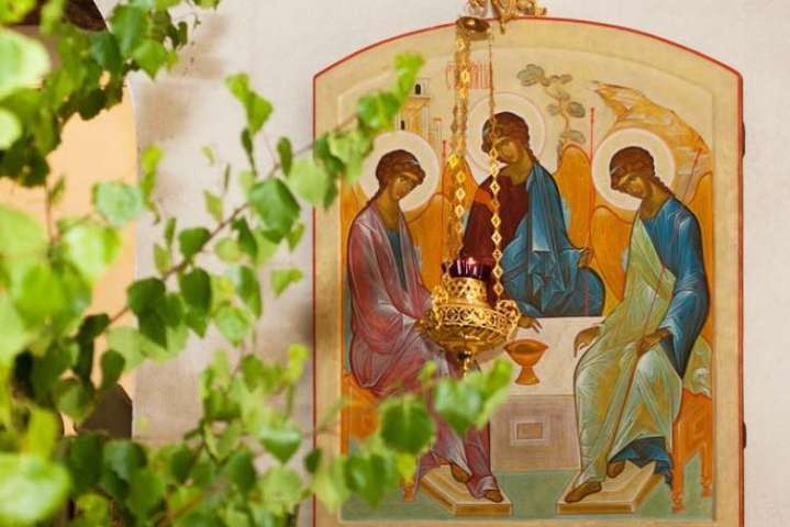 Святая Троица 4 июня: народные приметы, что можно и чего нельзя делать