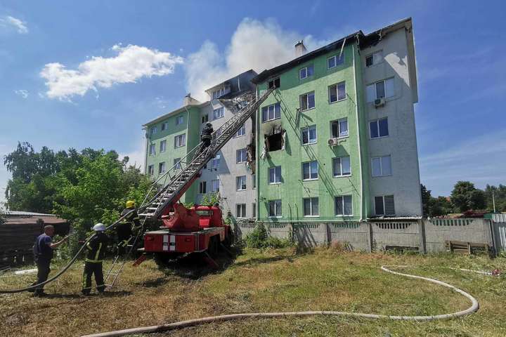  Вибух у багатоповерхівці під Києвом: є постраждалі (фото, відео)