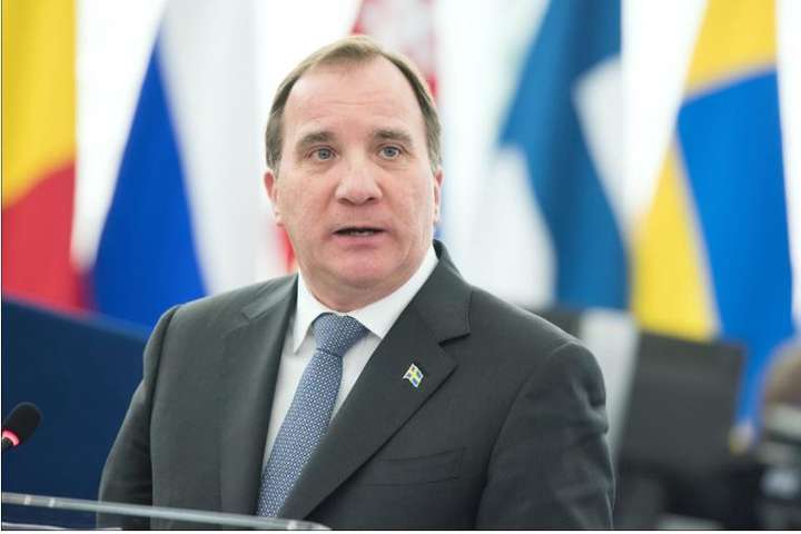 Уперше в історії парламент Швеції оголосив вотум недовіри прем'єр-міністру