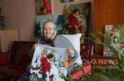 Майстриня з Кременчука стала рекордсменкою України з вишивання картин