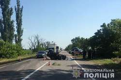 Поблизу Миколаєва зіткнулися чотири авто. Є загиблі, серед травмованих – діти