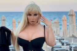 Джессика Альвес, которая в прошлом была знаменита как «живой Кен»