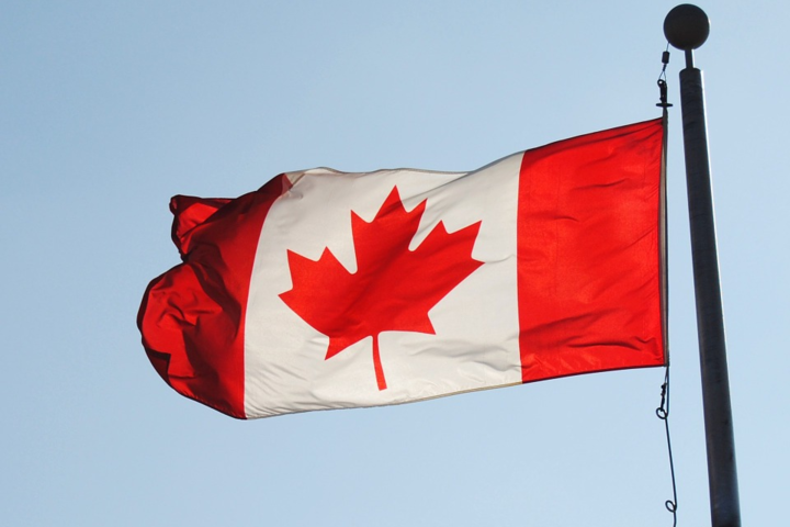 Канада открывает границы для туристов: кого будут пускать с июля