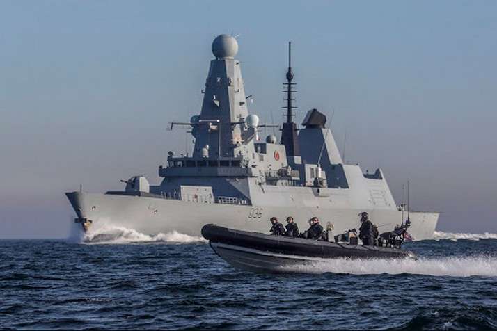Росія відкрила стрілянину по британському есмінцю в Чорному морі