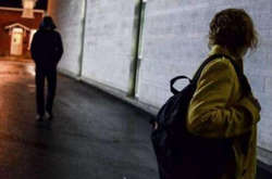 Зловмисник напада на жінок у вечірній час доби