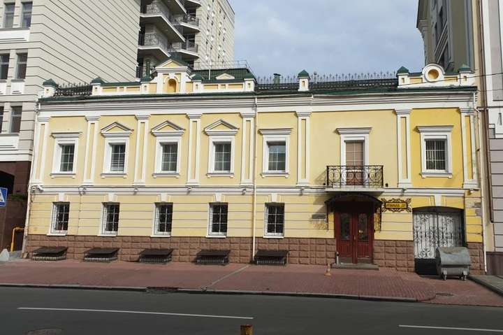 На продаж виставлено дореволюційну будівлю в історичному центрі Києва