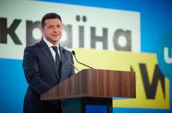 Чинний президент Володимир Зеленський сказав, що йому «складно відповідати» на питання про другий термін