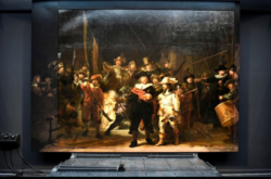 В Нидерландах восстановили недостающие части картины Рембрандта «Ночной дозор». Как она выглядит сейчас (фото)