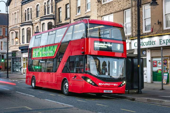 Китайські електричні автобуси «захоплюють» Лондон (фото)