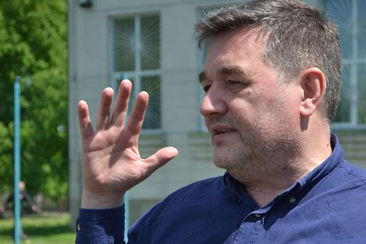 Мовознавець Юрій Шевчук: Закон про обов’язковість переходу на українську сфери обслуговування заслуговує на критику