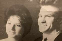 У відомого екснардепа померла мати (фото)