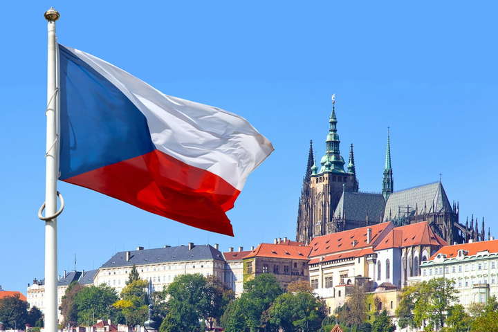 Чехія заборонила поїздки в Росію, Туніс і низку інших країн через мутації коронавірусу