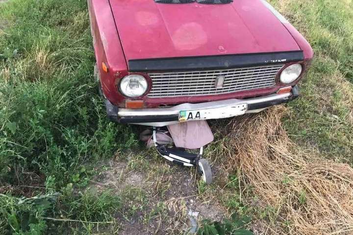 ДТП на Вінниччині: п'яний водій збив візочок з однорічною дитиною