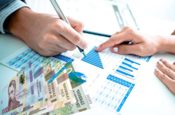 Госстат отчитался о зарплатах украинцев: где платят больше