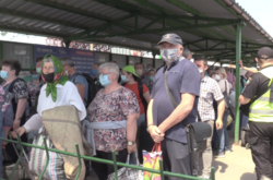 Согласно действующему украинскому законодательству граждан, которые выезжают через территорию России с ОРДЛО или наоборот в ОРДЛО, штрафуют