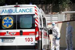 До лікарень столиці щодня госпіталізують близько двох десятків хворих на коронавірус