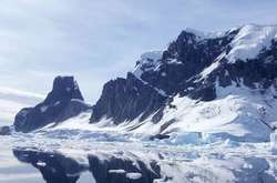 Найбільше підвищення температури спостерігається на Антарктичному півострові, який простягнувся у бік Південної Америки