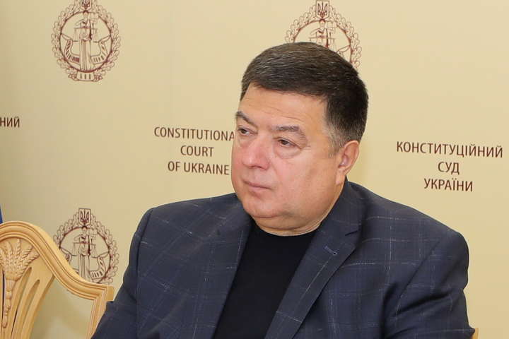 Тупицький хоче відсудити у Конституційного суду понад 900 тис. грн