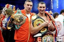 Подія, яка змінила світ. 2 липня 2011 року брати Клички зібрали всі паски в боксі