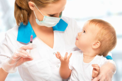 Скорее всего, вакцинацию детей будут проводить летом