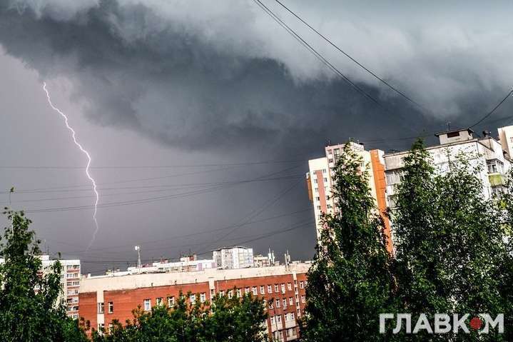 Гроза, град і спека: прогноз погоди в Україні на 3 липня