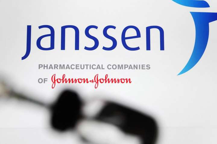 В Україні дозволили Janssen &ndash; векторну вакцину, якою володіє компанія Johnson&amp;Johnson - Зелене світло для Johnson&Johnson. В Україні зареєстрували чергову вакцину 