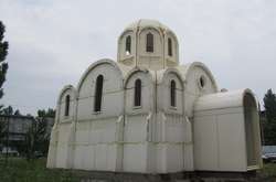 У Херсоні встановили церкву з пінопласту (фото, відео)
