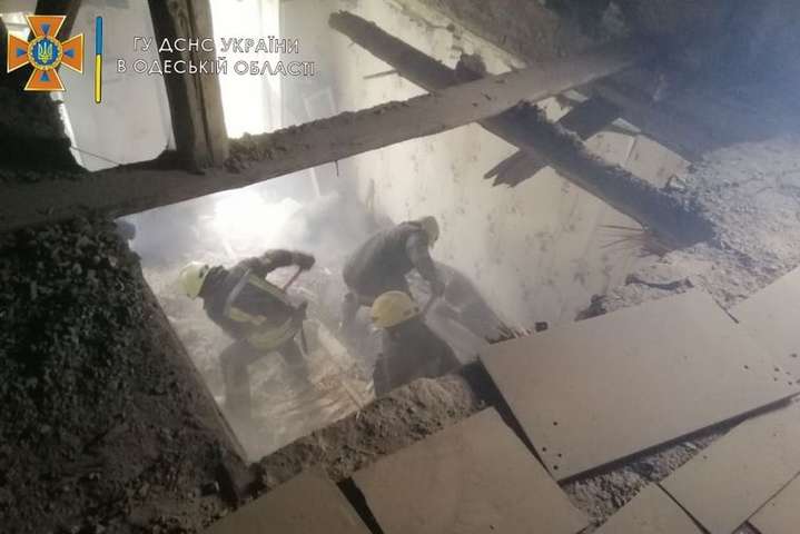 В Одесі рухнула стеля житлового будинку, загинула жінка