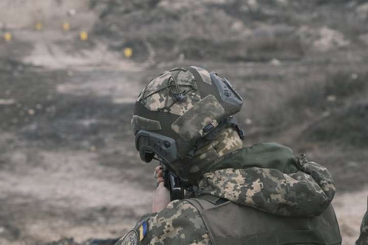 Український боєць на Донбасі отримав осколкове поранення