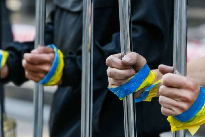 Три з половиною тисячі українців утримують у секретних тюрмах в ОРДЛО