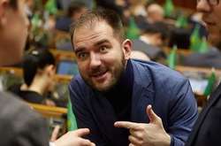  Нардеп Олександр Юрченко не вперше потрапляє у скаандал  
  