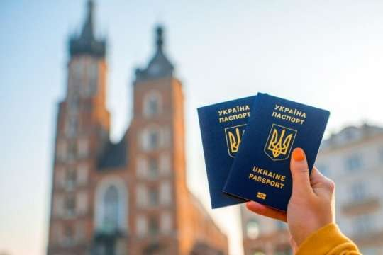 За три месяца Украина опустилась в рейтинге паспортов