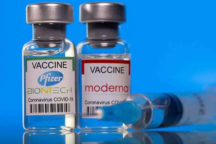 Європейський регулятор заявив про серйозні побічні ефекти після вакцин Pfizer і Moderna