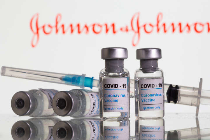 Коли вакцина Johnson&Johnson з'явиться в Україні