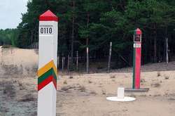 Литва залучить гелікоптери для захисту кордонів від нелегалів з Білорусі