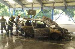 Чех спалив авто на українському кордоні (фото)