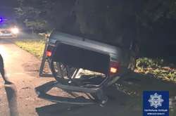 Volkswagen Golf перекинувся на дах