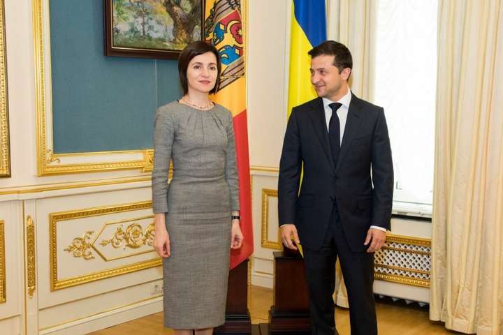 Зеленський осоромився з привітанням президентки Молдови